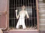 a poor in jail - this is a tagdi to mantain new poorty theaf something for eating than some one makr him in jail. whats you think about this pont.