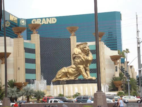 MGM Grand - Look at the splendid MGM Grand Hotel...