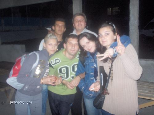 Friends taking a photo... - See it!...