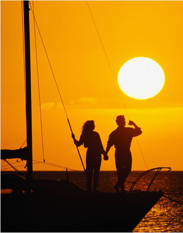 dating - an nice date on the sea with moon settin deep and the atmosphere getting romantic.