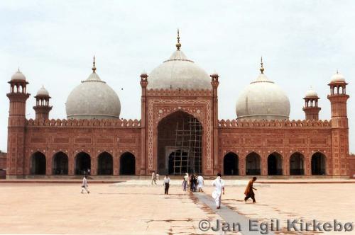 Badshahi Mosque - A very famous and well known mosque of Lahore built in the regime of Mughal empires!
