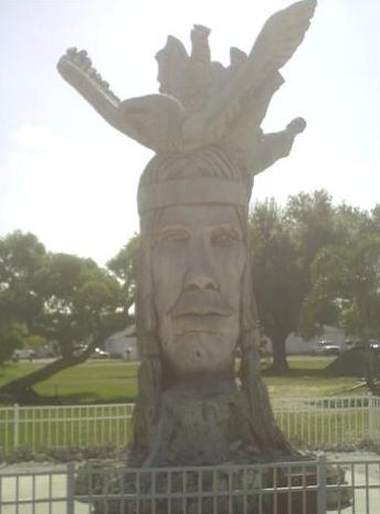 other side of tree carving - amazing that this was once a tree!!