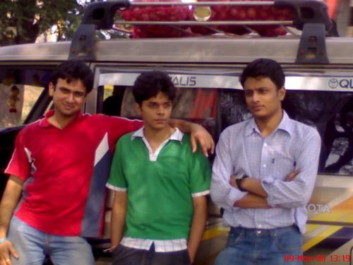Whos der Yuvi?? - It was 9th NOv '06, we 6 cool frnds went to shirdi for getting the blessing by Lord Sathya Sai Baba.  We were all blessed by him and we really rocked the exams started from 21st NOV.