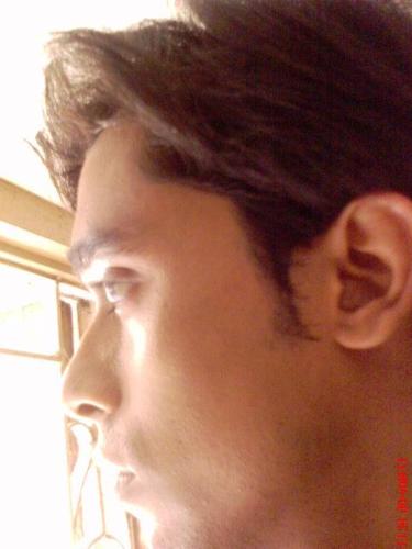 its me - its me . a simple and average human being . small little things make me happy . i have no big dreams or stratospheric wishes . and i am perhaps a far better human being .