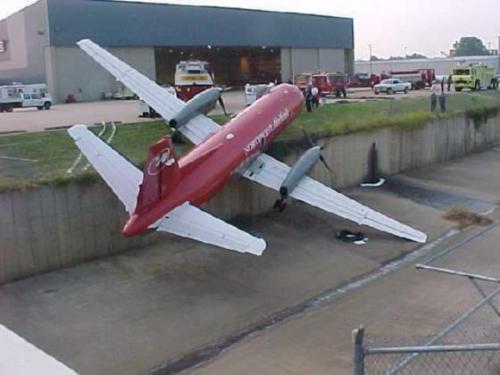 Oops - Bad landing of a plane