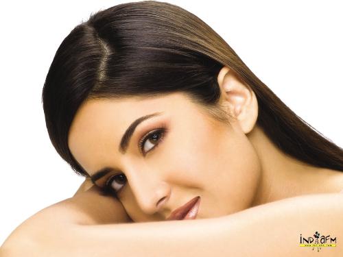 katrina 62  - Katrina Kaif (born July 16, 1984) is a model and Bollywood actress. She has acted in Hindi, Telugu and Malayalam films. Her mother is English and her father an NRI originally from Kashmir. She was born in Hong Kong, grew up in Hawaii and London. She has seven sisters. She is currently dating actor Salman Khan.  She worked as a photographic model in advertising before entering the film world. Katrina debuted in the film Boom, which featured her as a supermodel. She has done two Telugu movies - Malliswari(2004) and Allari Pidugu(2005). In 2005 she starred in Maine Pyaar Kyun Kiya opposite Salman Khan and Sushmita Sen and had a role in Ram Gopal Varma's Sarkar. She was also chosen for role of Radha in Ram Gopal Varma ke Sholay, but was subsequently dropped and role was given to Sushmita Sen. In 2006, she debuted in Malayalam Cinema through the Mammootty starrer Balram v/s Tharadas Her voice is dubbed by other actresses due to her atrocious Hindi. She will be using her own voice in her next film.