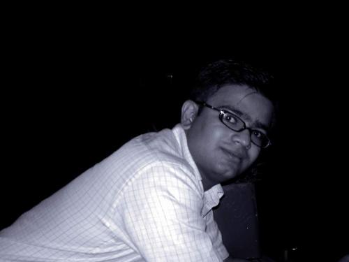 leaning from marine drive bridge..... - this was taken on chrismas when we were watching people on the marine drive from the bridge.....