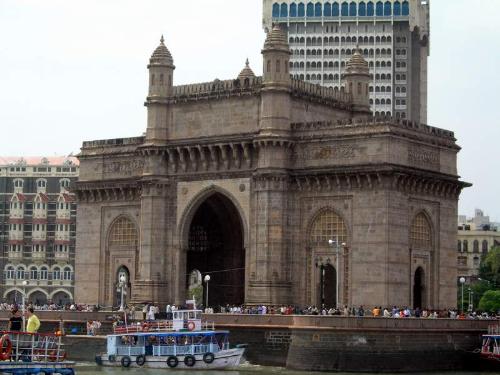 gateway again, but from other side - ok this is closeup of gateway of india taken from left side, from the sea