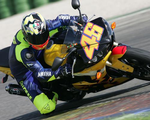 The Doctor riding an R6 in Traditional Doctor Live - The meanest 600 cc around.....or is it???