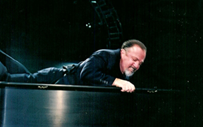Billy Joel - Consumate showman - Billy Joel