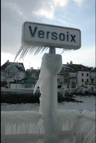 switzerland in winter - its really ver very cold in winter out here,the temperature will be below melting point..  belive it or not this photo was taken by me.. strange na!...