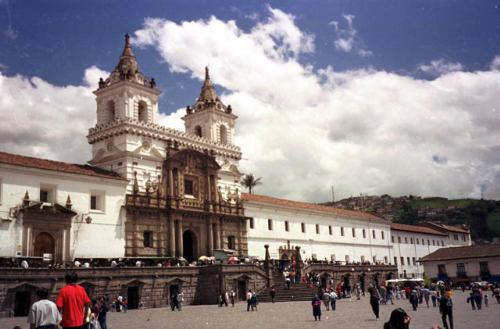 Quito Downtown - San Francisco is the most beatiful of all Quito's architectural monuments. Fray Francisco Benitez, who was in charge of the work throughtout the last quarter of the sixteenth century.