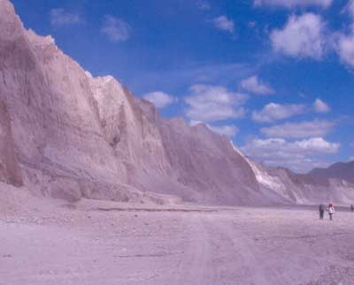Zambales - Mt. Pinatubo- lahar its like a desert