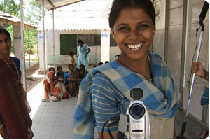 you can do that.....!!!! - photo of a woman video activist in India as part of www.videovolunteers.org